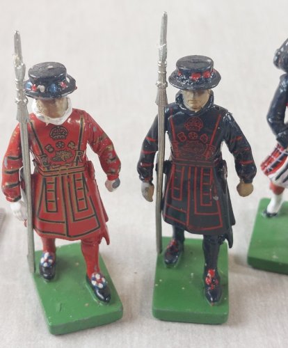 Anciens soldats en métal, joueurs de cornemuse, Beefeater, Britains