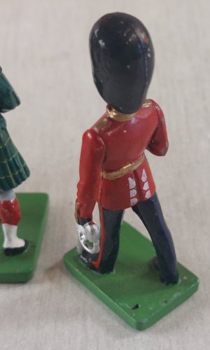 Anciens soldats en métal, joueurs de cornemuse, Beefeater, Britains