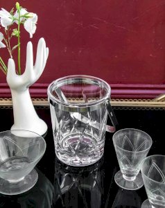 André, the glass ice bucket No. 9