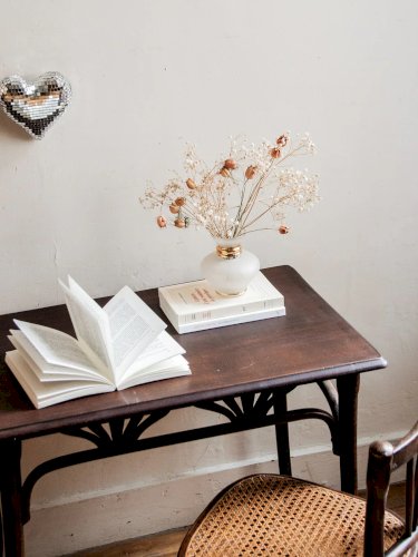 Ange, l'ensemble 1 table et 2 chaises Baumann N°1