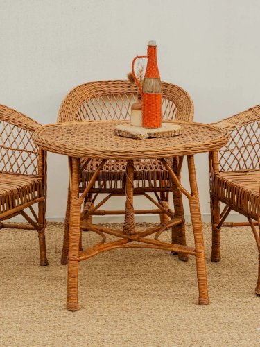 Ange, l'ensemble de table et chaises en osier N°8