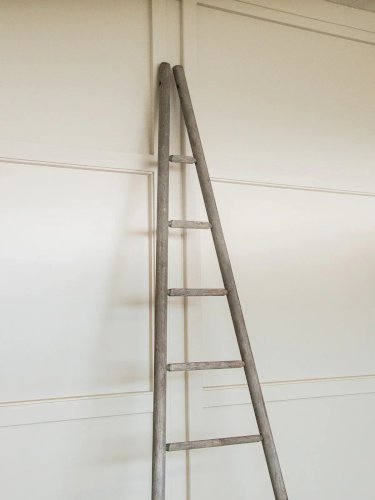 Angela, l'échelle en bois N°1