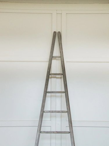 Angela, l'échelle en bois N°1