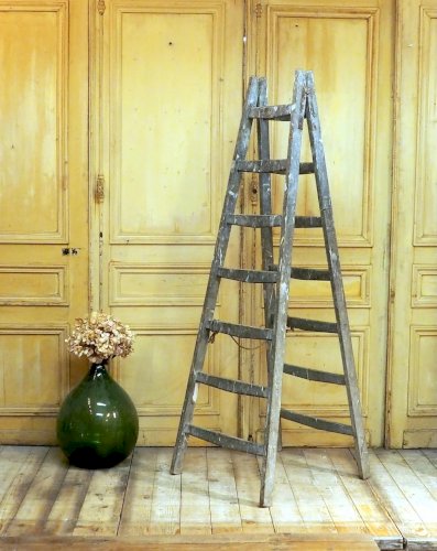 Angela, l'échelle en bois patinée N°15