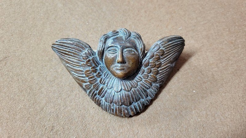 ANGELOT EN BOIS SCULPTE ANCIEN