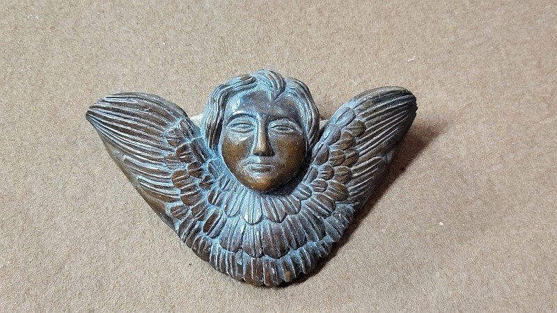 ANGELOT EN BOIS SCULPTE ANCIEN