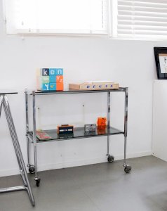 Anouk, the metal and glass side table No. 166