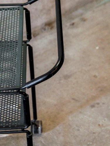 Anouk, la desserte noire en métal N°162