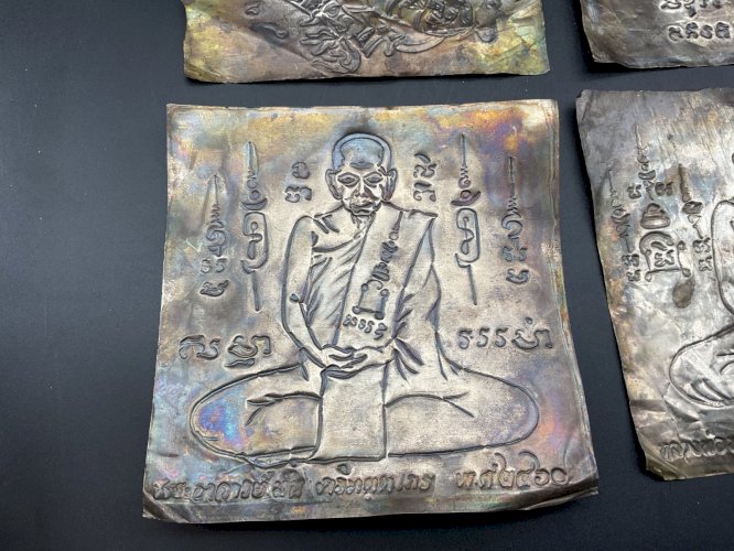 Antique ancien  BUDDHA BOUDDHA  Thaïlande Thailand sur feuille d argent repoussé