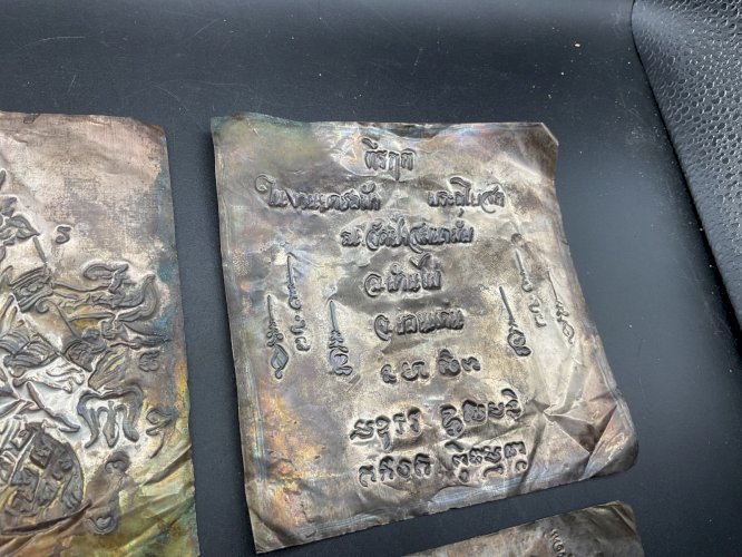 Antique ancien  BUDDHA BOUDDHA  Thaïlande Thailand sur feuille d argent repoussé