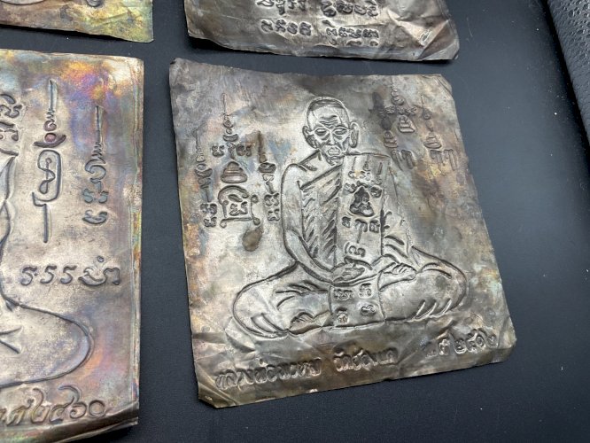 Antique ancien  BUDDHA BOUDDHA  Thaïlande Thailand sur feuille d argent repoussé