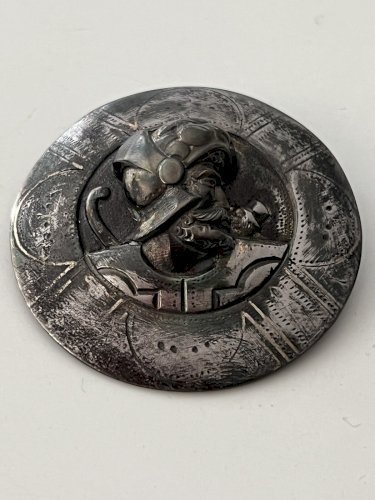 antique broche 19 Eme Siècle fonte de Berlin Ou  acier portrait homme Guerrier