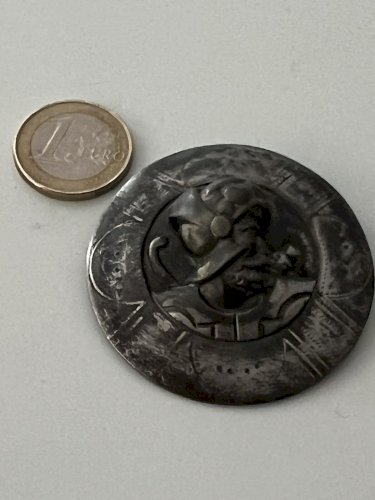 antique broche 19 Eme Siècle fonte de Berlin Ou  acier portrait homme Guerrier