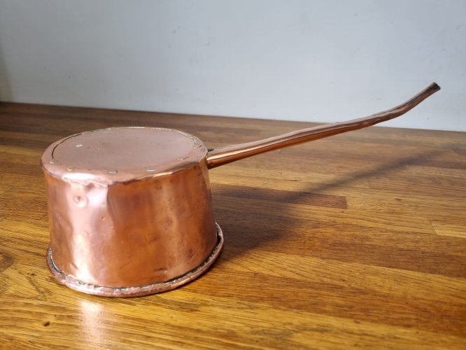 Antique Cassotte / Couade en cuivre rosé 