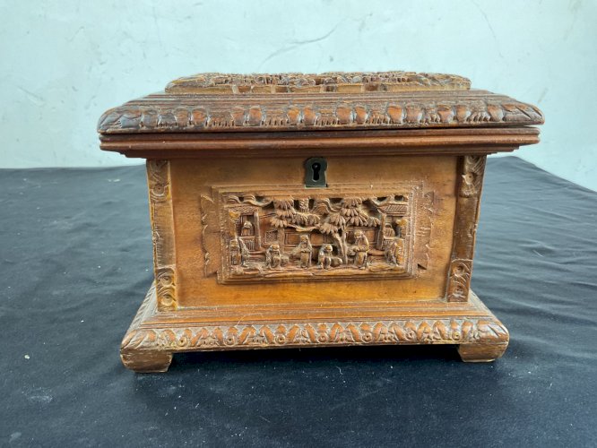 Antique Chinese Canton Qing Carved Wooden Jewelry Box 19th C 广东十三行精品檀香盒 Lock Key