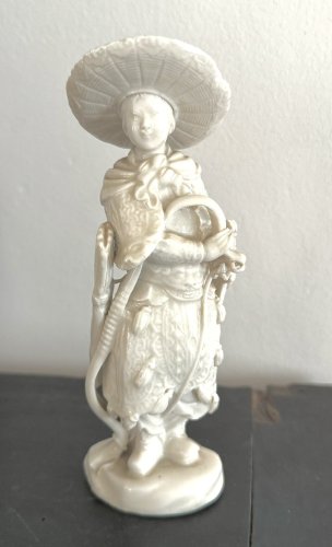 Antique Statuette Figurine Chasseresse Duhan XIXème Porcelaine Blanc De Chine