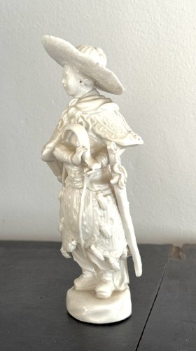 Antique Statuette Figurine Chasseresse Duhan XIXème Porcelaine Blanc De Chine