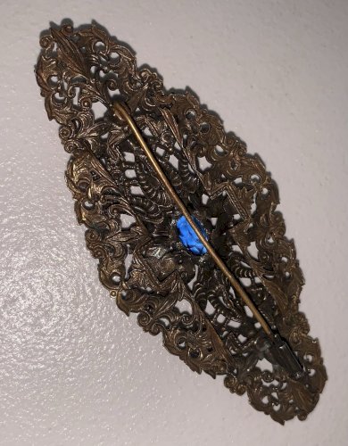 Antiquité grande broche baroque bronze strass saphir XIXe