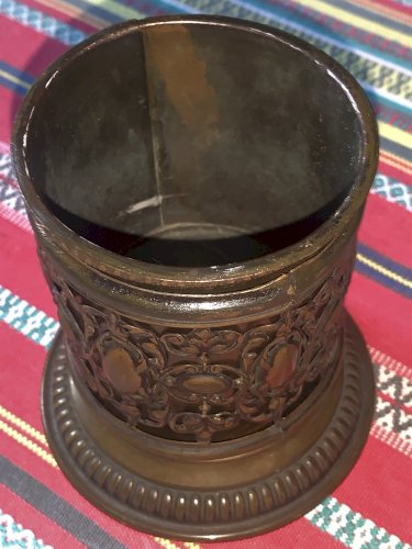 antiquité pot à pinceau?style Renaissance en cuivre ajouré doré repoussé