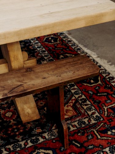 Antoine, le grand banc en bois N°248