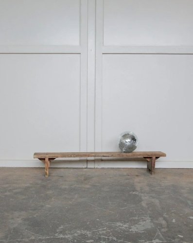 Antoine, le petit banc en bois clair N°283