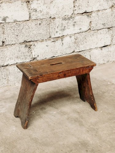 Antoine, le petit banc en bois N°204