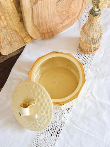 Antoinette, la bonbonnière en porcelaine N°27