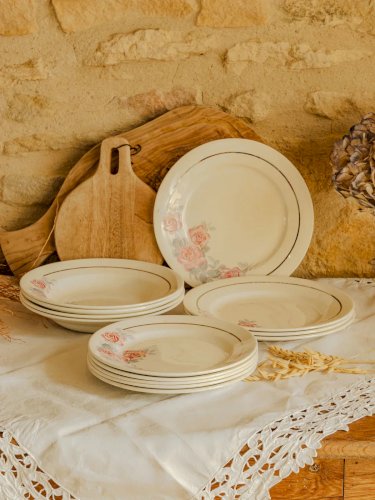 Antoinette, le lot d'assiettes Digoin Sarreguemines N°232