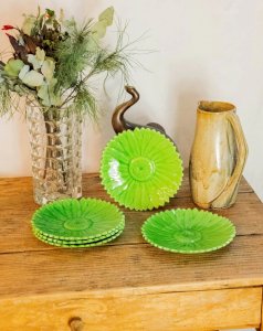 Antoinette, the batch of green Vallauris plates No. 244