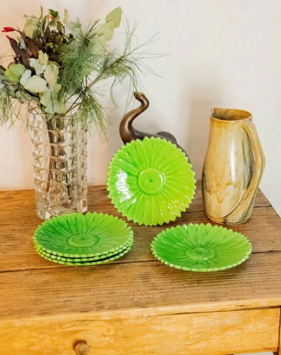 Antoinette, le lot d'assiettes Vallauris vertes N°244