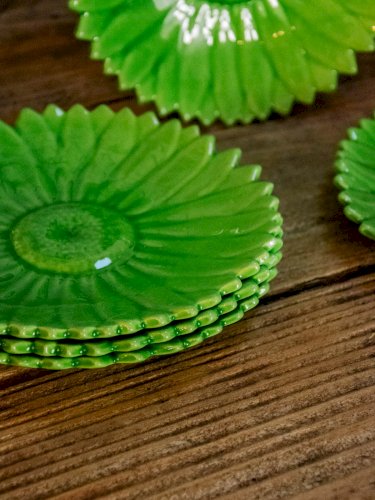 Antoinette, le lot d'assiettes Vallauris vertes N°244