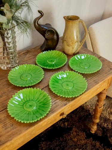 Antoinette, le lot d'assiettes Vallauris vertes N°244