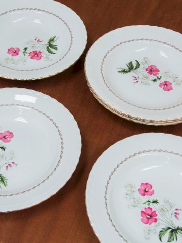 Antoinette, le lot de 6 assiettes creuses N°211