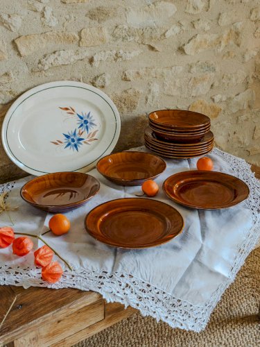 Antoinette, le service à vaisselle de 14 pièces N°230