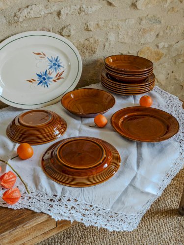 Antoinette, le service à vaisselle de 14 pièces N°230