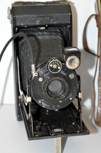 -APPAREIL PHOTO ANCIEN ZEISS IKON DERVAL & sacoche cuir & déclencheur collection