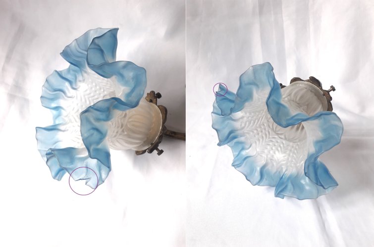 Applique 1900 bronze doré tulipe pâte de verre bleue