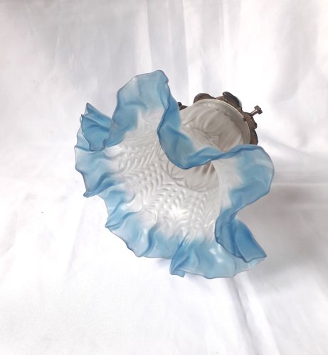 Applique 1900 bronze doré tulipe pâte de verre bleue