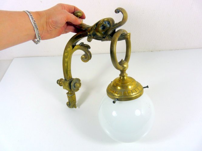 Applique Bronze Massif Sculpté Epoque Empire Décor Dragon, Abat-jour Verre Blanc