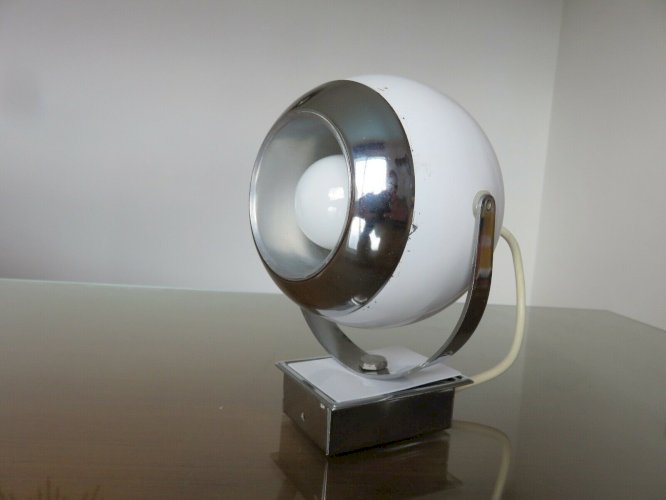 APPLIQUE EYE BALL  MADE IN ITALY  ORIENTABLE, METAL CHROME ET BLANCHE 1970