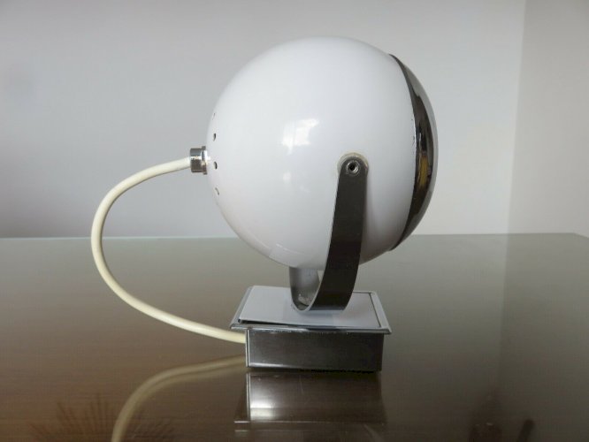 APPLIQUE EYE BALL  MADE IN ITALY  ORIENTABLE, METAL CHROME ET BLANCHE 1970