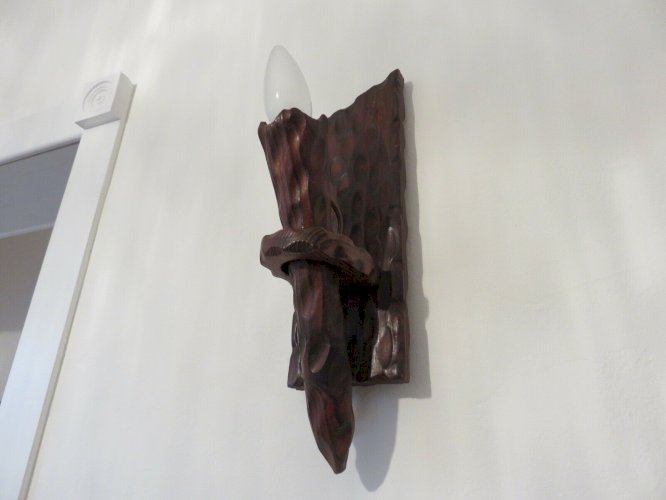 APPLIQUE FLAMBEAU EN BOIS MASSIF TAILLE A LA GOUGE ANNEES 40 50 - MAROLLES