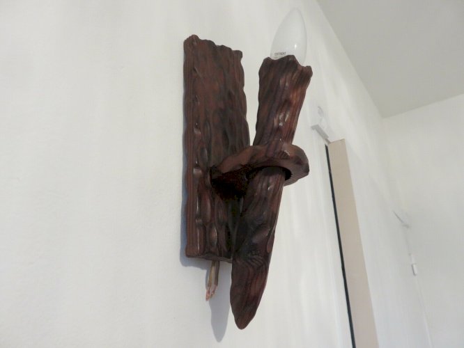 APPLIQUE FLAMBEAU EN BOIS MASSIF TAILLE A LA GOUGE ANNEES 40 50 - MAROLLES