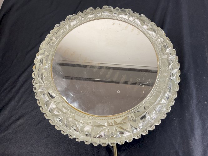 Applique ou plafonnier, applique miroir illuminé de austrolux .