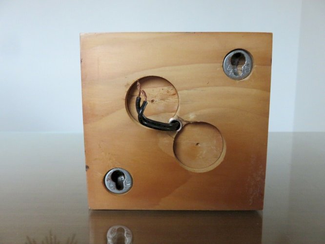 APPLIQUE SCANDINAVE MINIMALISTE ET MODERNISTE EN BOIS ET OPALINE ANNEES 60 70
