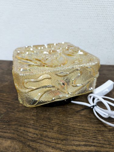 Applique vintage en verre ambré, décor fleurs