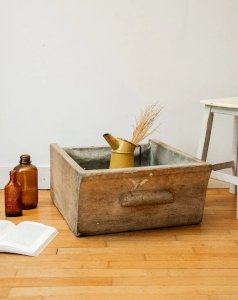 Ariel, the large zinc and wood plant stand No. 476