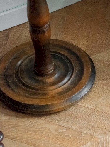 Ariel, le porte-plante en bois foncé N°479