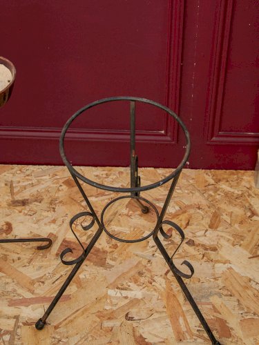 Ariel, le porte plante en fer N°425