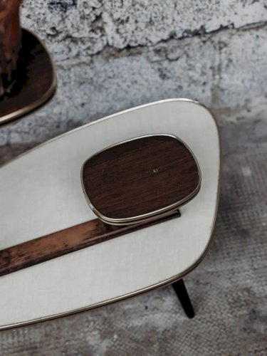 Ariel, le porte plante en formica N°427